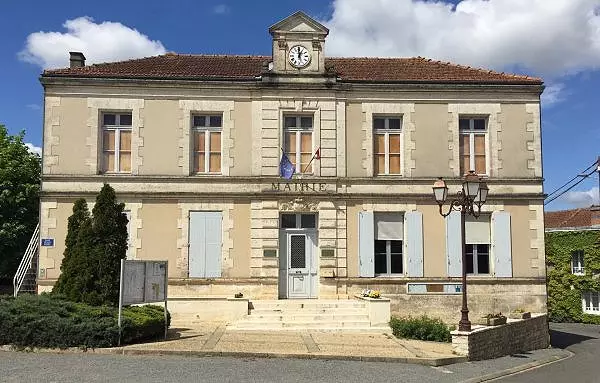 Façade de la mairie de Val-de-Bonnieure
